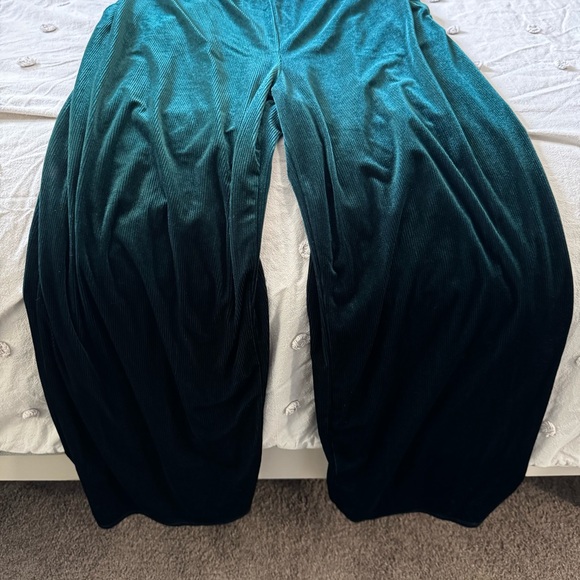 ModCloth It Girl Status Velvet Jumpsuit Emerald - Picture 4 of 5
